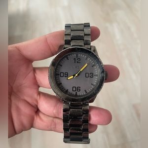Nixon Mens Watch (Needs new battery)